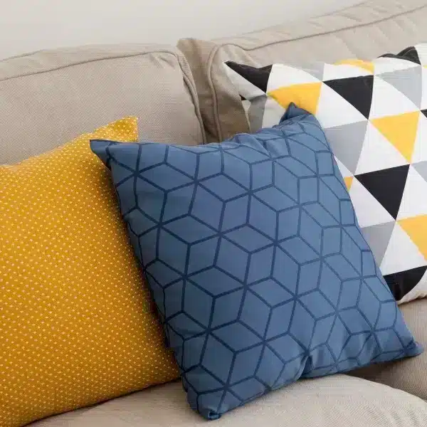 I cuscini dei divani possono essere lavati in lavatrice? Una guida pratica per una pulizia senza rischi