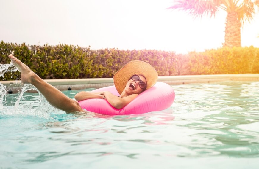 Come godersi la piscina nonostante le restrizioni sull’acqua?