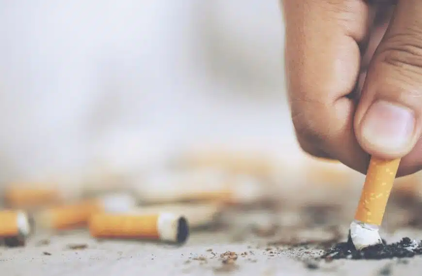 Come posso eliminare l’odore del tabacco freddo?