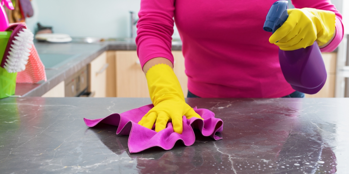 4 semplici ed igienici passaggi da conoscere per pulire correttamente la tua cucina!