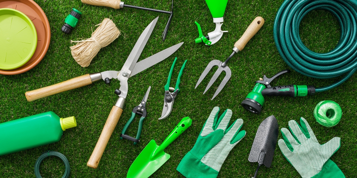 Prenditi cura dei tuoi attrezzi da giardino: consigli per un giardinaggio sicuro