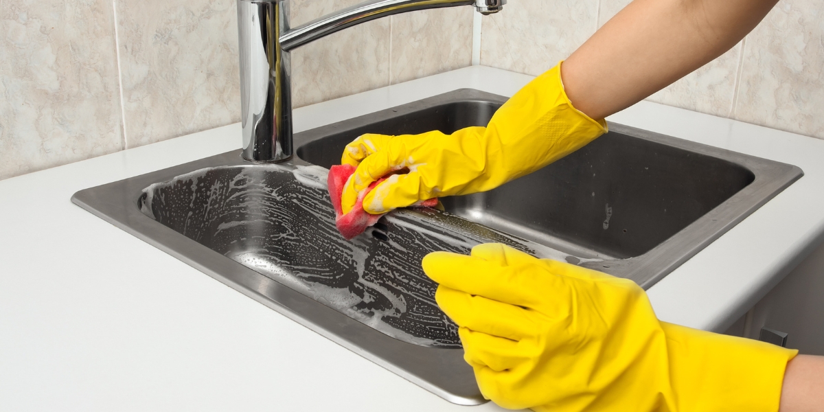 Scoprite i nostri consigli per eliminare il calcare dal lavello in acciaio inox!