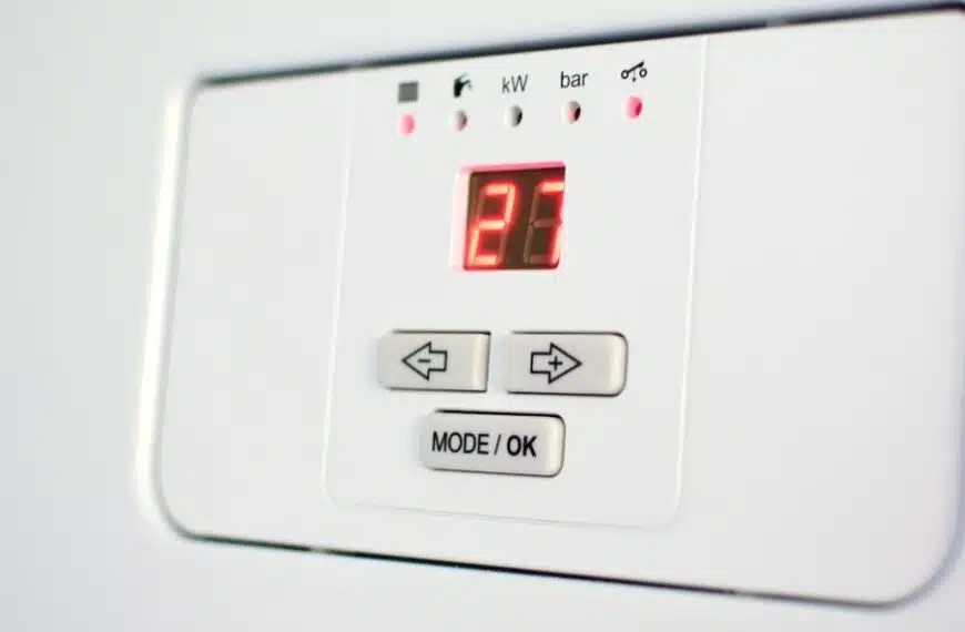 Quale pulsante della caldaia consuma meno energia?