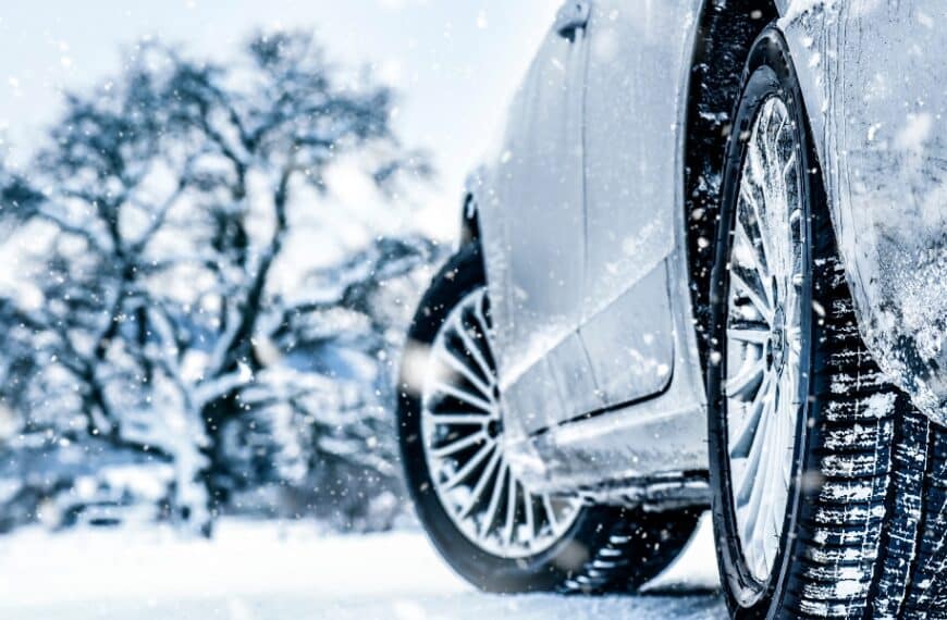 Preparare l’auto per le vacanze invernali: 4 consigli essenziali dei professionisti