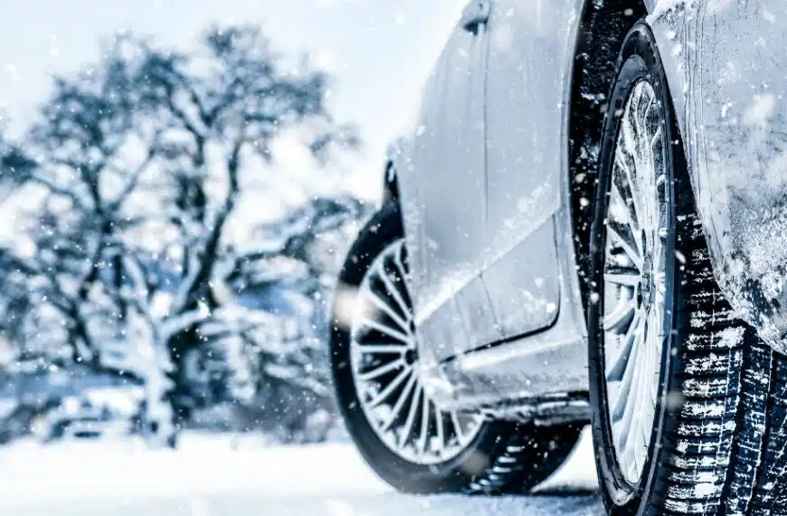 Preparare l’auto per le vacanze invernali: 4 consigli essenziali dei professionisti