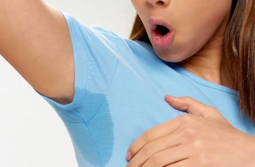 Come posso eliminare efficacemente l’odore di sudore dagli indumenti sportivi?