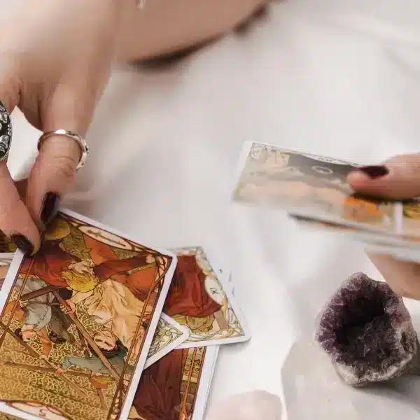 Previsioni astrologiche e tarocchi per il 31 luglio 2024: scoprite le influenze delle stelle e dei tarocchi sulla vostra vita quotidiana