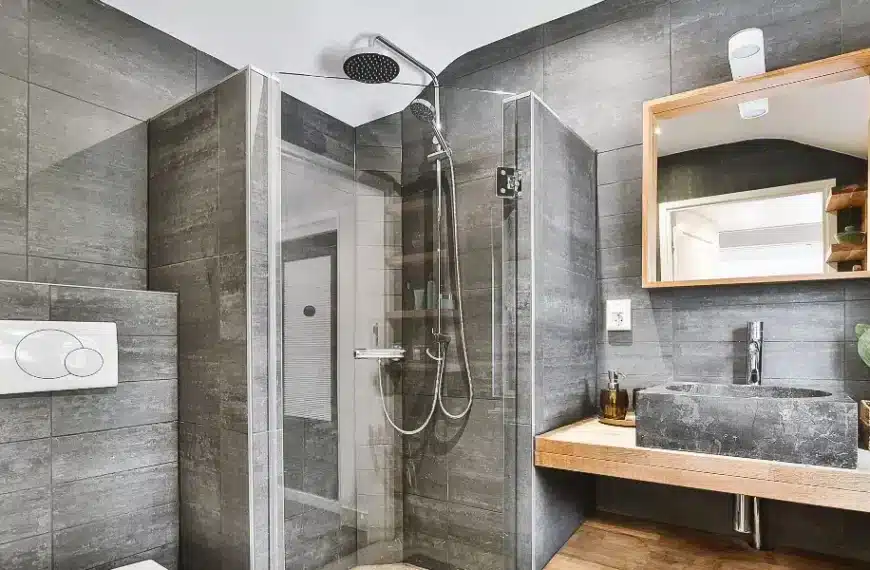 Scoprite questi fantastici consigli per un bagno minimalista e senza disordine che vi cambierà la vita!
