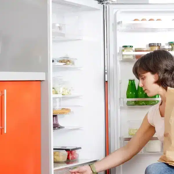 Semplificatevi la vita organizzando il frigorifero per conservare meglio gli alimenti!