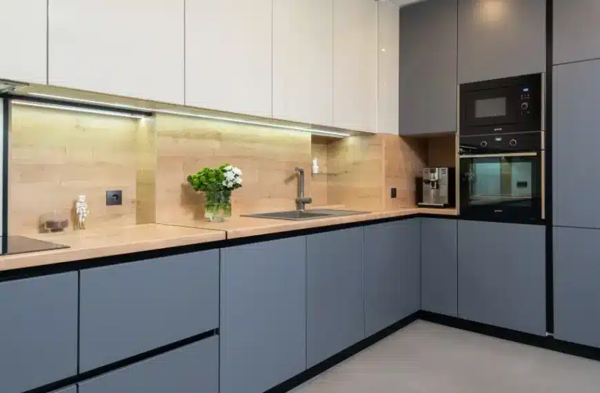 Dove non mettere il microonde in cucina, secondo i designer